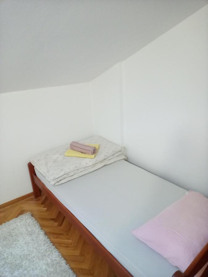 Apartment Faraon Free Private Parking Mostar Bagian luar foto