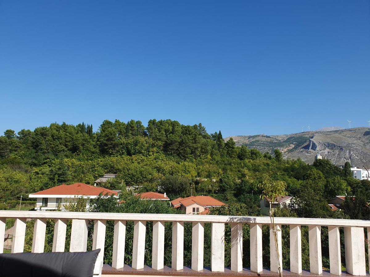 Apartment Faraon Free Private Parking Mostar Bagian luar foto