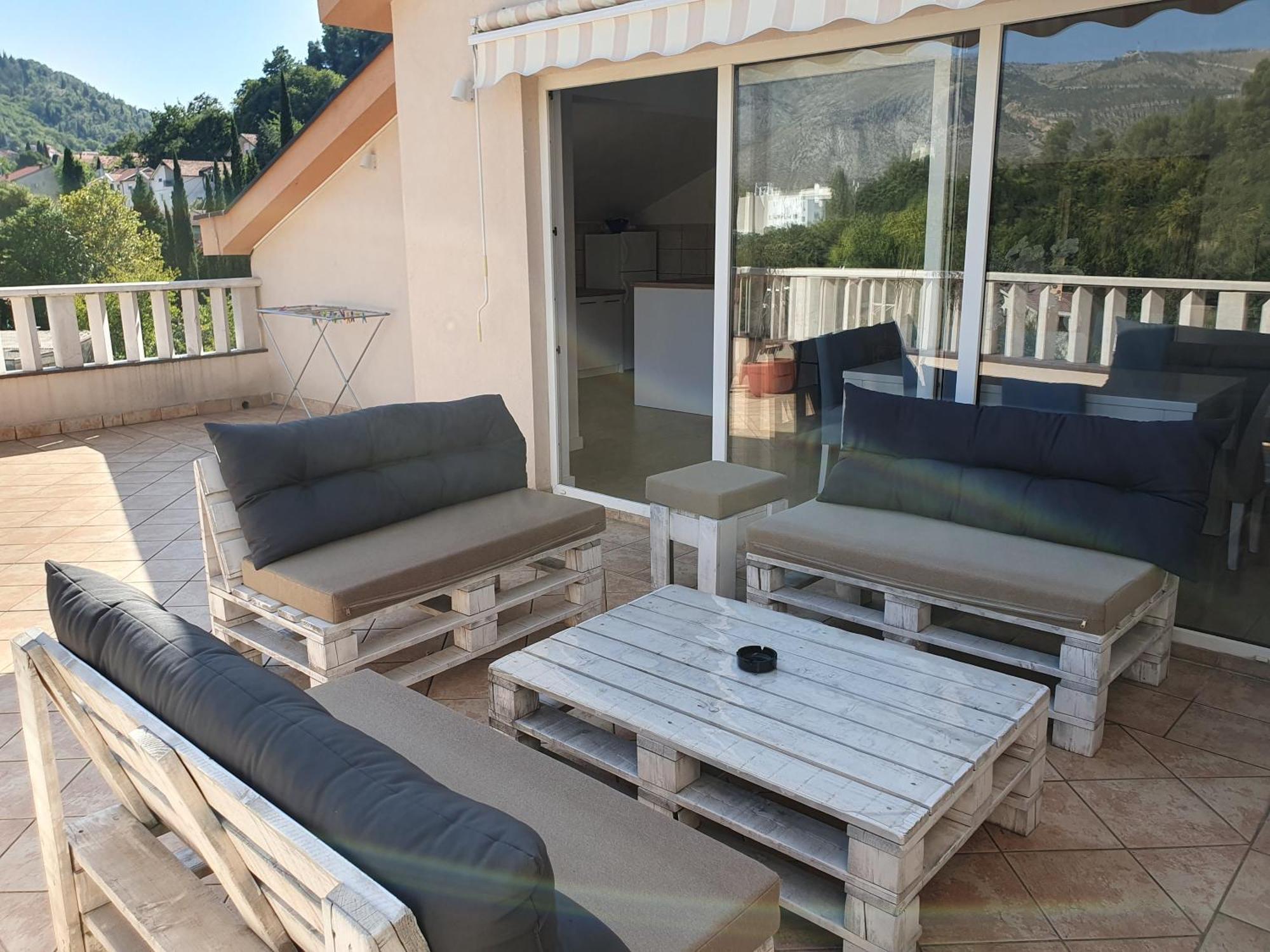 Apartment Faraon Free Private Parking Mostar Bagian luar foto