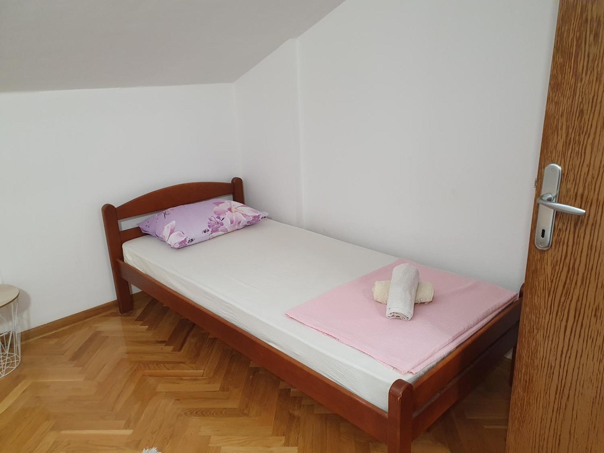 Apartment Faraon Free Private Parking Mostar Bagian luar foto